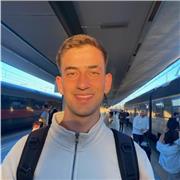 Doy clases de inglés de todos los niveles, incluido para el Advanced (C1), cuento con el C2 y 3 años de experiencia, con resultados, en dar clases particulares